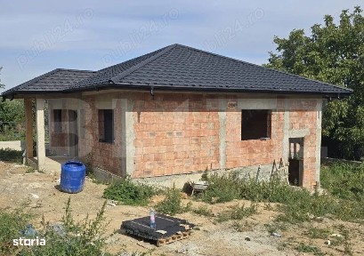 Casa plan parter 4 camere si beci in Barnova