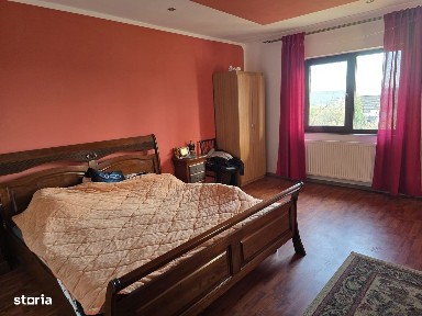 Vila spatioasa 200mp utili 1000mp teren 6 camere, Nicolina-Pepinierei