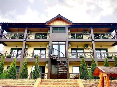 Pensiunea Mustăciosul Dunării și Hotel Plutitor- Clisura Dunarii