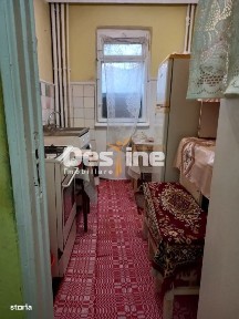 MIRCEA CEL BATRAN, Apartament 2 camere, semidecomandat, 63.900 Euro