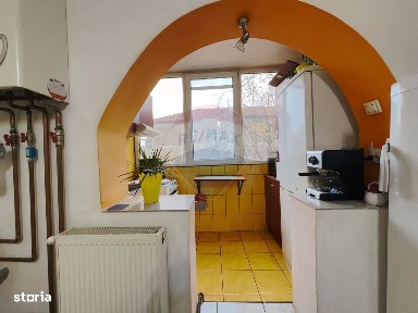 Apartament cu 3 camere, decomandat, pe strada Orșova - confort, eficie