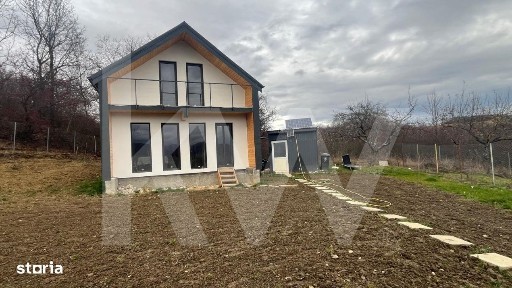 Cabana moderna cu view spectaculos Cristian