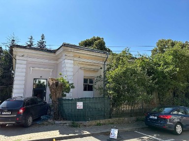 Persoana fizica ! vand casa Centru ! 1160 Mp ! Cabinet !