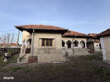 Casa Mioveni, Bld. Dacia, 4 camere + 2 anexe