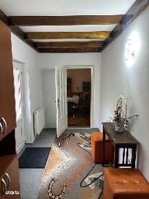 De vanzare casa in Roman din caramida 110mp,teren 1500mp,zona Scoala 8