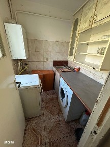De vanzare 2 camere,etajul 3,zona Smirodava Pret 26.500e
