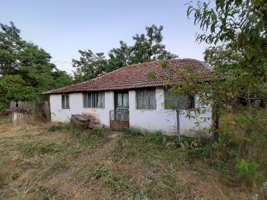Casa sat Falfani 35 km de Pitesti