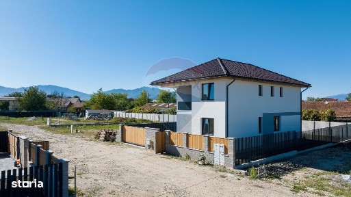 Casă / Vilă cu 5 camere de vânzare