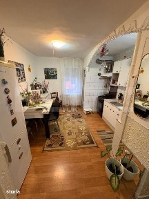 Apartament 4 camere, 80 mp, spatios, etaj intermediar
