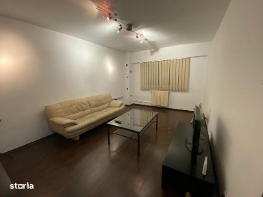 Ofer spre inchiriere Apartament cu 3 camere