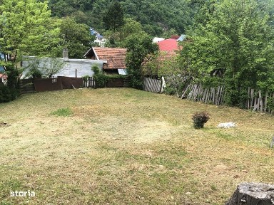 Casa+teren de vanzare