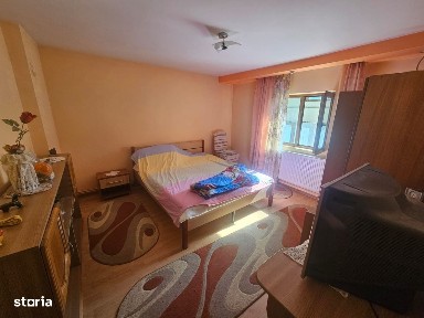 Casă de închiriat în Curtea de Argeș, zona 