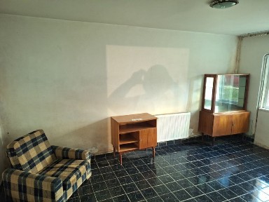 Vând apartament 2 camere, decomandat, parter