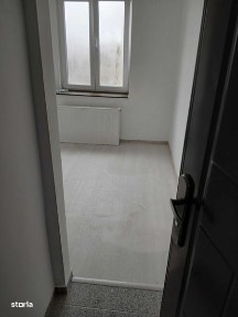 Vind garsoniera 11 mp et1 zona liceu M EMINESCU