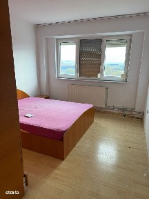 De vânzare apartament 3 camere decomandat