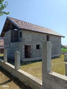 Casa la rosu Caciulesti - Girov