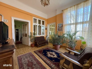 Casa cu 4 camere de vanzare in zona Ultracentrala - Salonta - Bihor