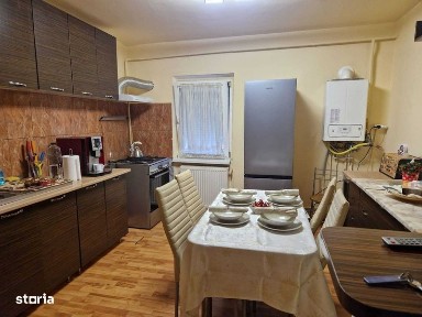 Închiriez apartament mobilat