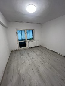 Vand apartament!