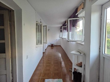 Casa de vinzare in comuna NANOV