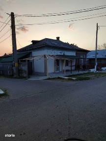 Casa si spatiu comercial Singureni
