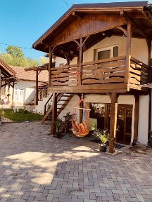 Casă în Țara Hategului