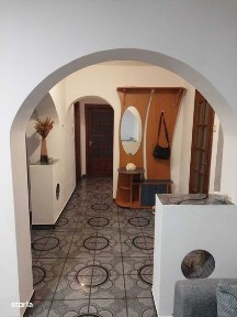 Persoana fizica inchiriez pe termen lung apart. 3 camere decomandate.