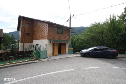 Vila 8 camere si garaj