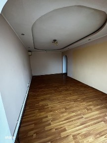 Apartament 3 camere de vanzare