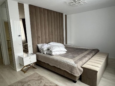 Inchiriez casa tip duplex 4 camere in zona Brates Lake