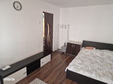 Închiriez garsoniera confort I