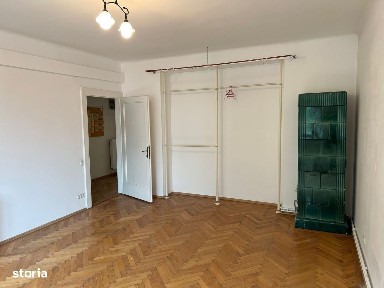 Apartament spatios in Centru Istoric - 100mp, 3camere, 2bai si balcon