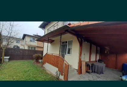 Închiriez duplex zona Terra,preț 750 euro