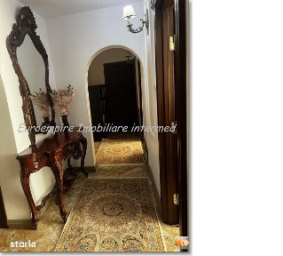 Apartament 3 camere decomandate zona Faleza Nord