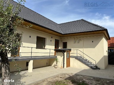 Oportunitate CASA CENTRAL 3 camere, CURTE, PARCARE