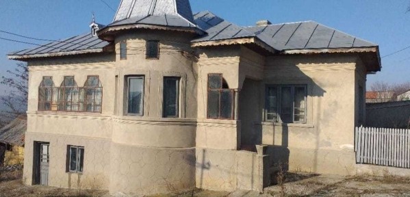 Vand casa cu 2 anexe in sat Simiceni, Comuna Vulpeni, jud.Olt