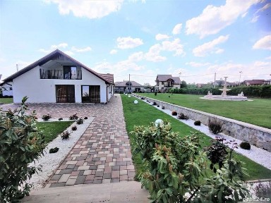 Oportunitate! Casa cu 4 dormitoare 3 bai 3600mp teren + gradina legume