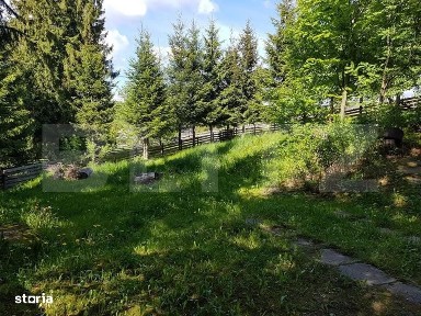 Cabana de vanzare, cu 4 camere, 100 mp, zona Piatra Fantanele