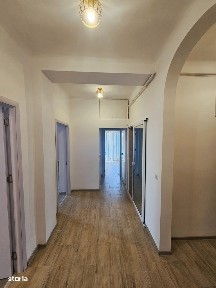 Închiriez apartament ultracentral, 3 camere, renovat / 84 mp