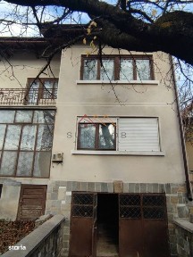 Casa D+P+E, an 1980, teren 285 m2, zona foarte buna, Campina, Prahova