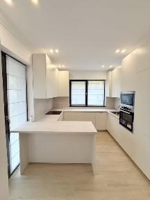 Inchiriez casa otopeni ( prima inchiriere)