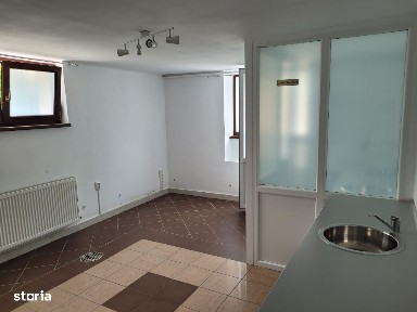 spatiu comercial in suprafata de cca 70 mp, zona Victoriei