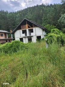 Vând casa P+E teren 500mp casa la rosu