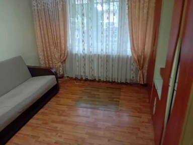 Ap 2 Cam Centru B -dul Dacia 45mp parter semirenovat centrala termopan