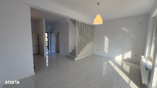 CASA INSIRUITA PIERSICULUI, 4 CAMERE, STATIE STB, BUCATARIE MOBILATA