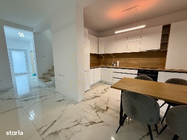 Duplex despartit prin garaj cu 5 camere | Dumbravita