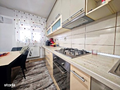 Nufarul-Apartament 72 mp, modern 3 camere, 2 bai, balcon cu panorama