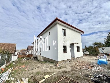 Casă Tip Duplex | 4 Camere | 2 Balcoane | Terasă | Șura Mică