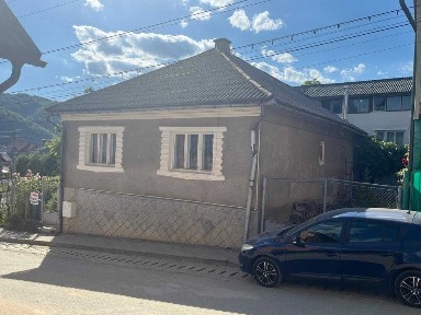 Casa, curte, anexe si gradina de vanzare in Nasaud