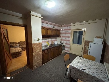 Apartament 2 camere, parter - zona Cetate